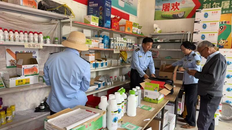 联合执法与诚信宣教双管齐下 克旗农牧局综合行政执法队深入开展农资兽药专项检查与诚信宣传活动